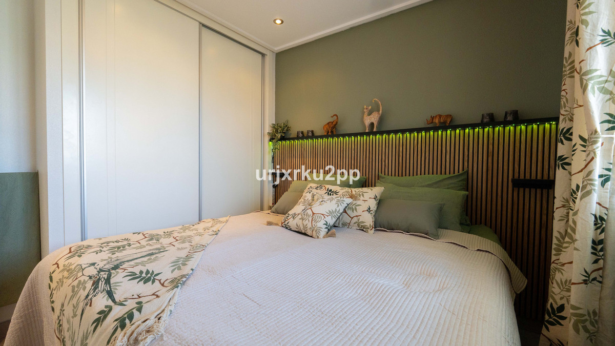 For sale - 3 Bedroom 2 Bathroom Apartment in Villamartin  - Villamartin  - Alicante