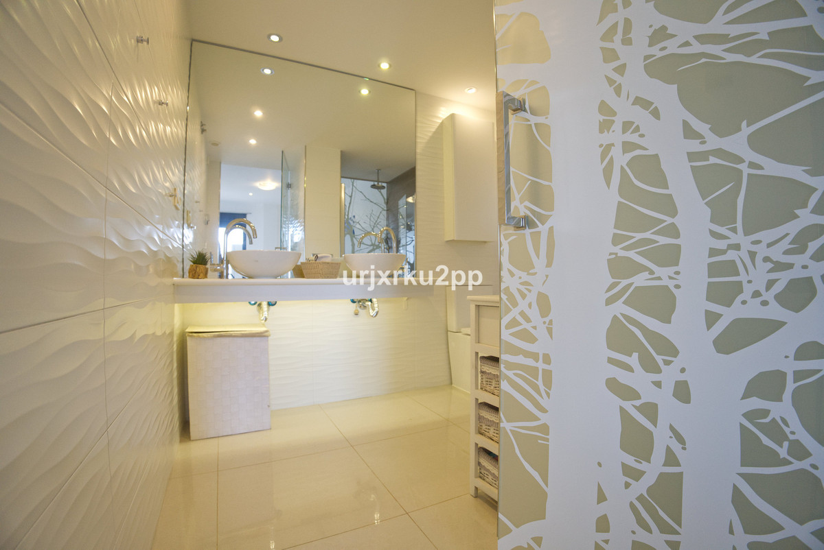 For sale - 3 Bedroom 2 Bathroom House - Townhouse in Orihuela - La Zenia  - Alicante