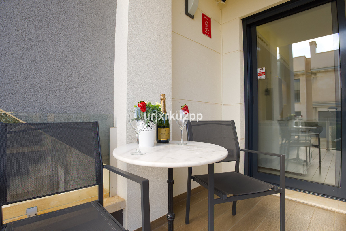 For sale - 3 Bedroom 2 Bathroom House - Townhouse in Orihuela - La Zenia  - Alicante