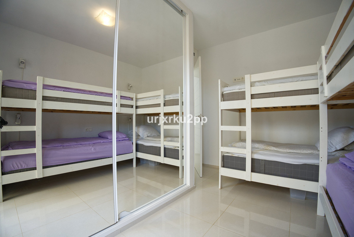 For sale - 3 Bedroom 2 Bathroom House - Townhouse in Orihuela - La Zenia  - Alicante