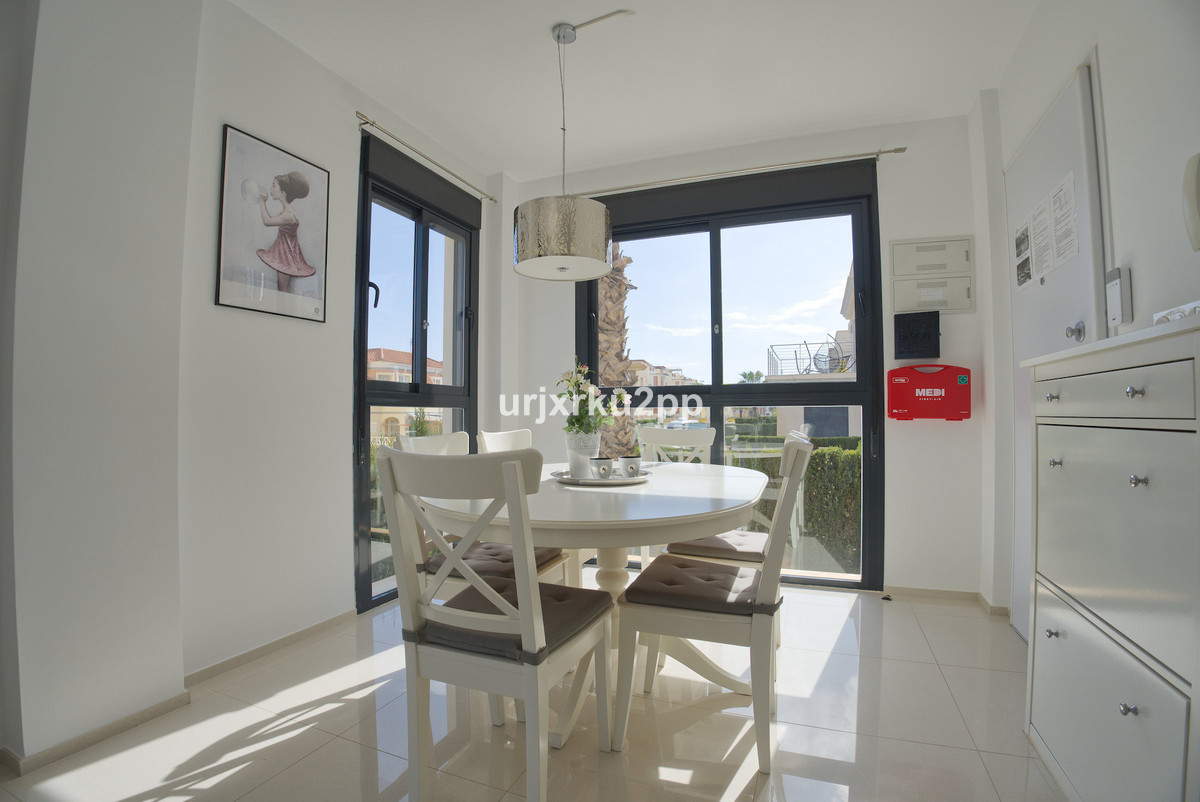 For sale - 3 Bedroom 2 Bathroom House - Townhouse in Orihuela - La Zenia  - Alicante