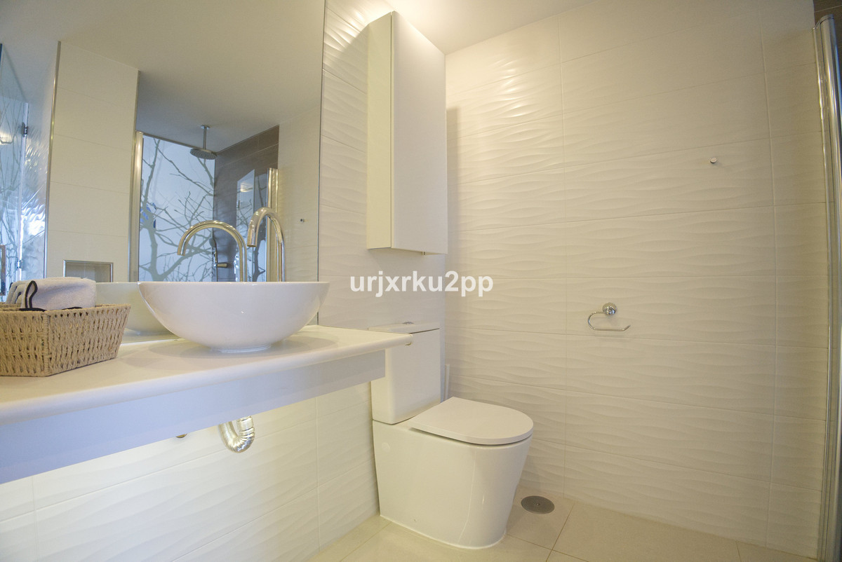For sale - 3 Bedroom 2 Bathroom House - Townhouse in Orihuela - La Zenia  - Alicante