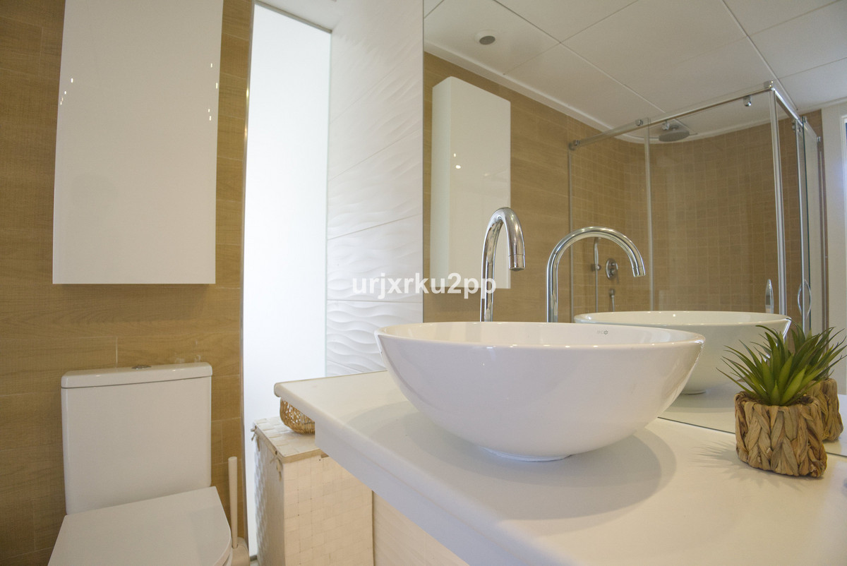 For sale - 3 Bedroom 2 Bathroom House - Townhouse in Orihuela - La Zenia  - Alicante