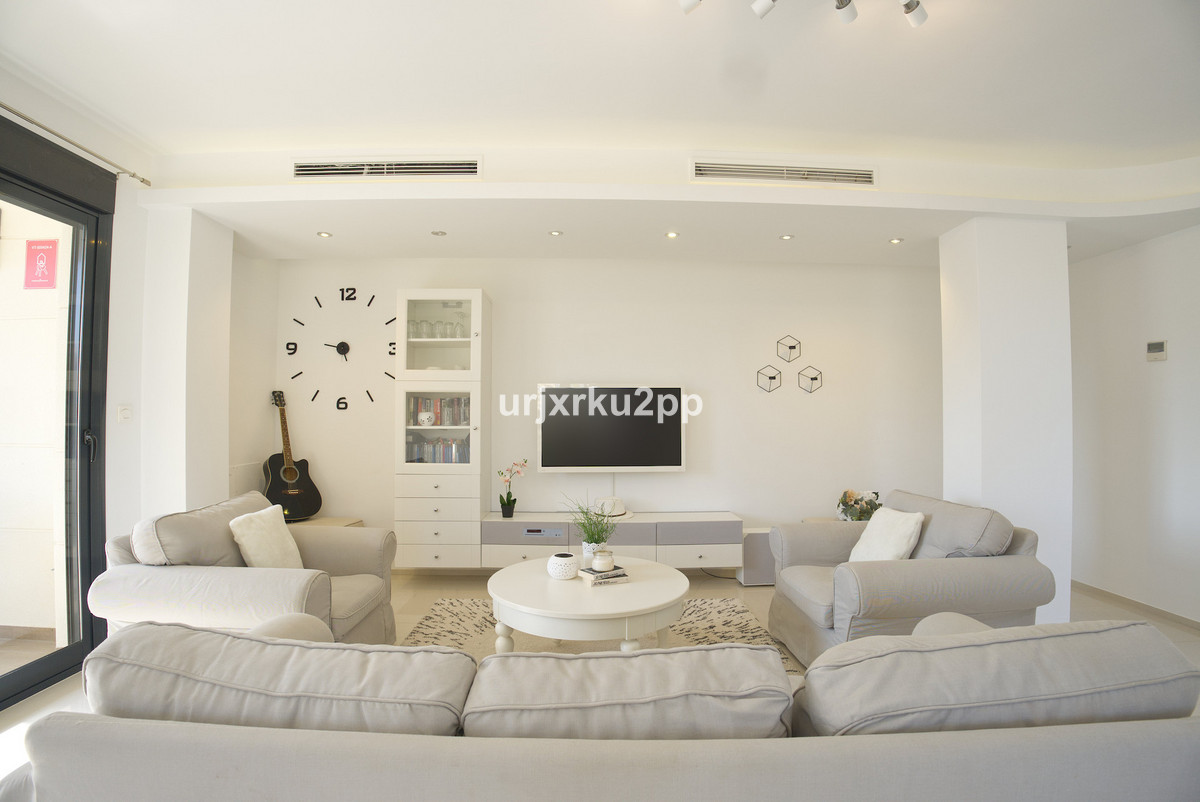 For sale - 3 Bedroom 2 Bathroom House - Townhouse in Orihuela - La Zenia  - Alicante