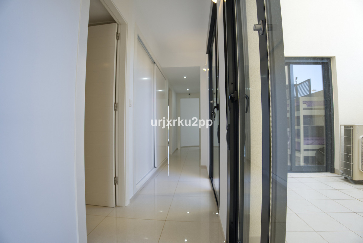 For sale - 3 Bedroom 2 Bathroom House - Townhouse in Orihuela - La Zenia  - Alicante