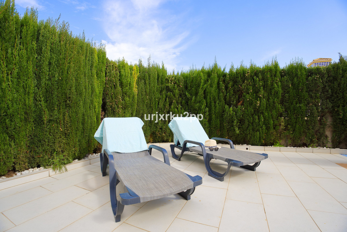 For sale - 3 Bedroom 2 Bathroom House - Townhouse in Orihuela - La Zenia  - Alicante