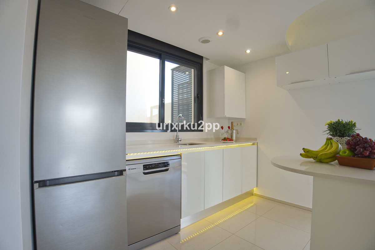 For sale - 3 Bedroom 2 Bathroom House - Townhouse in Orihuela - La Zenia  - Alicante