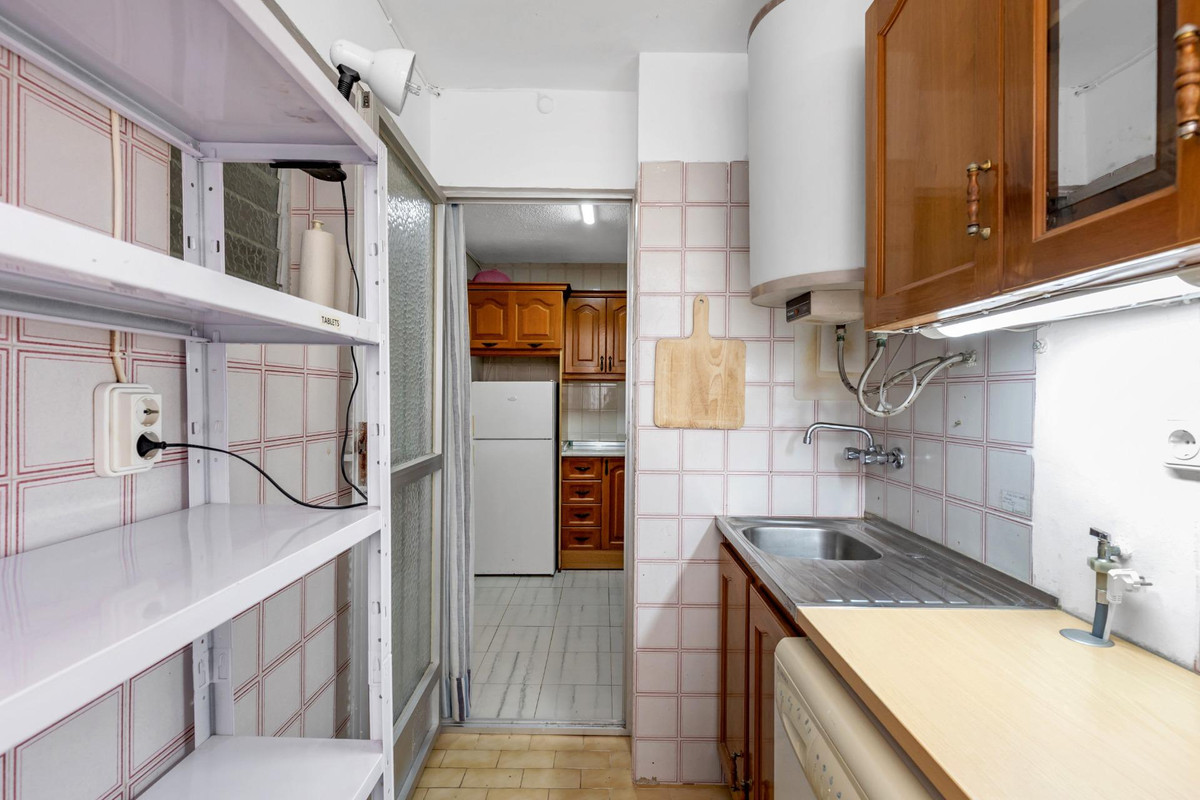 For sale - 3 Bedroom 2 Bathroom House - Bungalow in Torrevieja - Torrevieja Centro  - Alicante