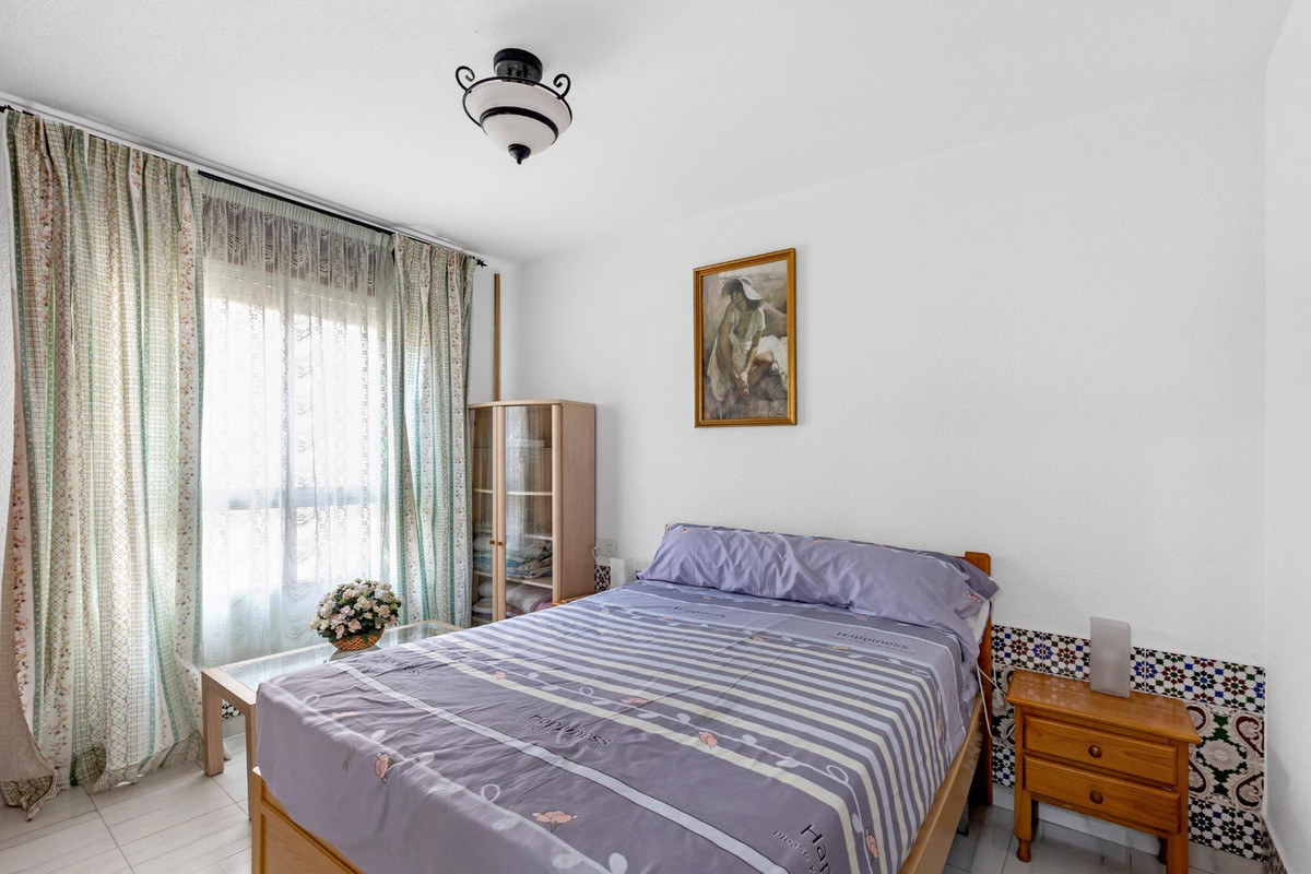 For sale - 3 Bedroom 2 Bathroom House - Bungalow in Torrevieja - Torrevieja Centro  - Alicante