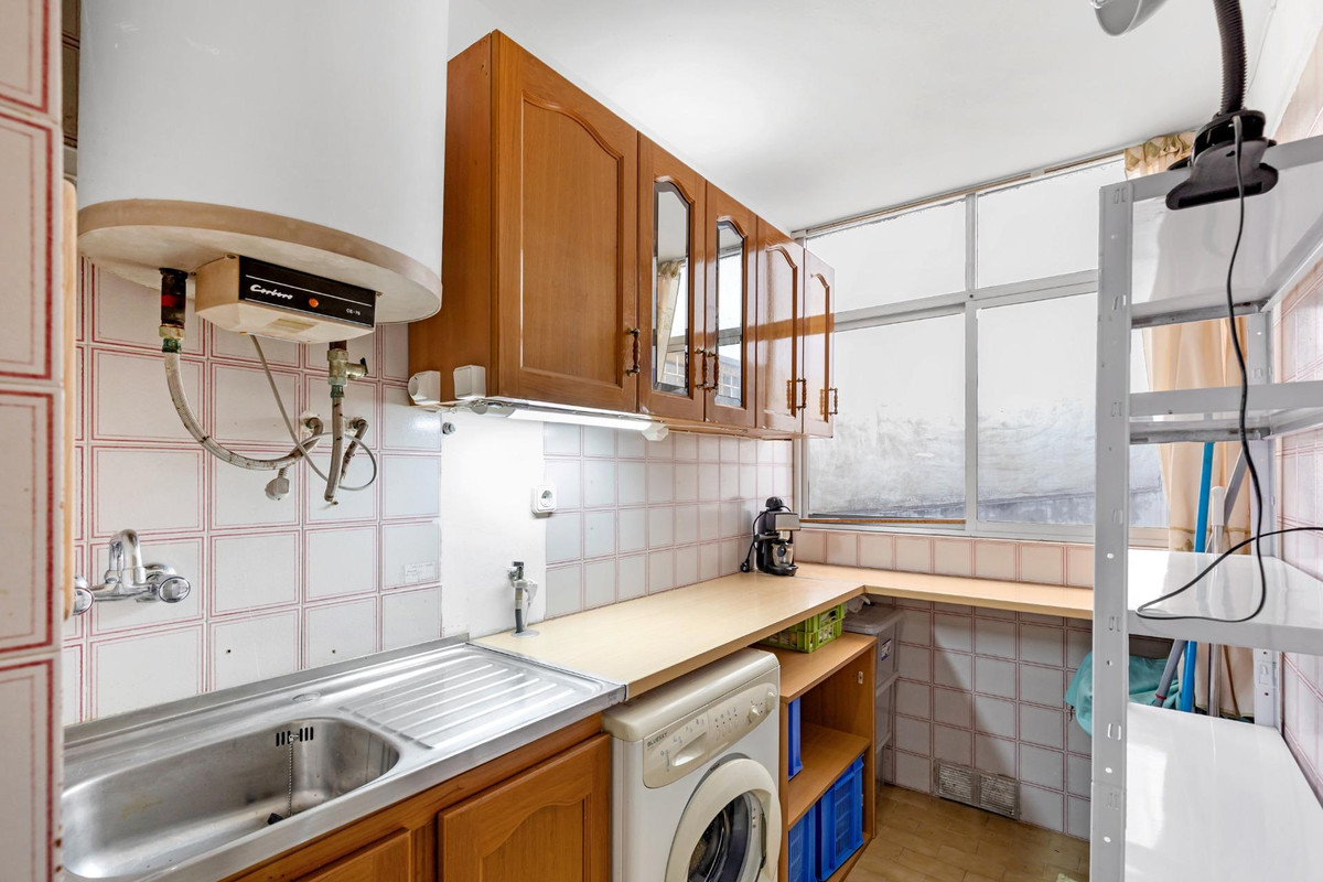 For sale - 3 Bedroom 2 Bathroom House - Bungalow in Torrevieja - Torrevieja Centro  - Alicante