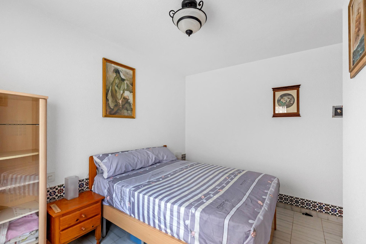 For sale - 3 Bedroom 2 Bathroom House - Bungalow in Torrevieja - Torrevieja Centro  - Alicante