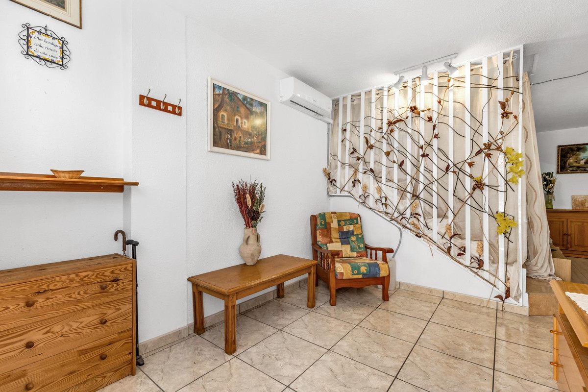 For sale - 3 Bedroom 2 Bathroom House - Bungalow in Torrevieja - Torrevieja Centro  - Alicante