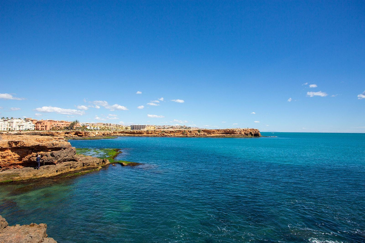 For sale - 3 Bedroom 2 Bathroom House - Bungalow in Torrevieja - Torrevieja Centro  - Alicante