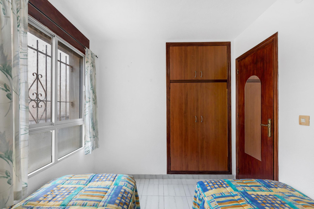 For sale - 3 Bedroom 2 Bathroom House - Bungalow in Torrevieja - Torrevieja Centro  - Alicante