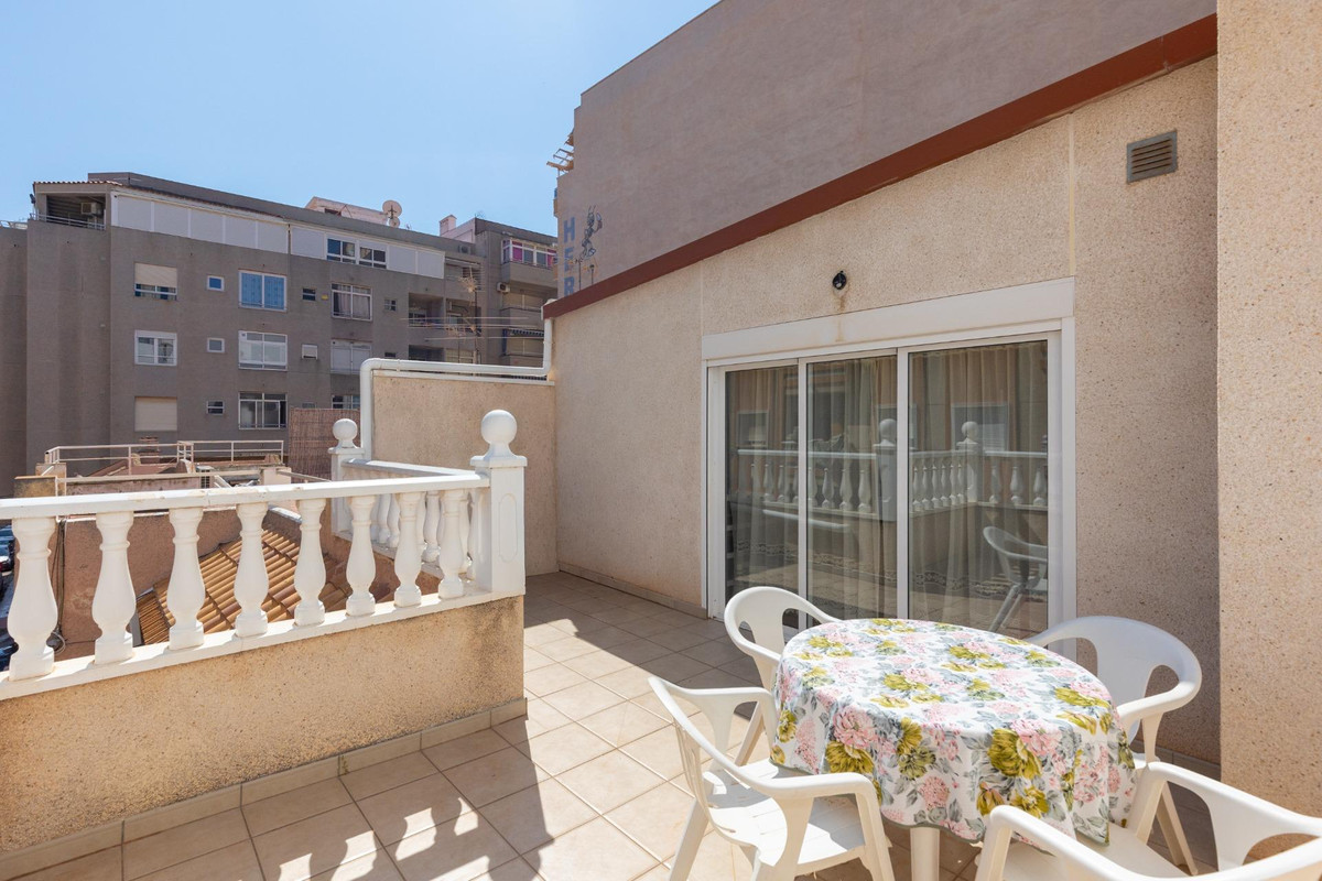 For sale - 3 Bedroom 2 Bathroom House - Bungalow in Torrevieja - Torrevieja Centro  - Alicante
