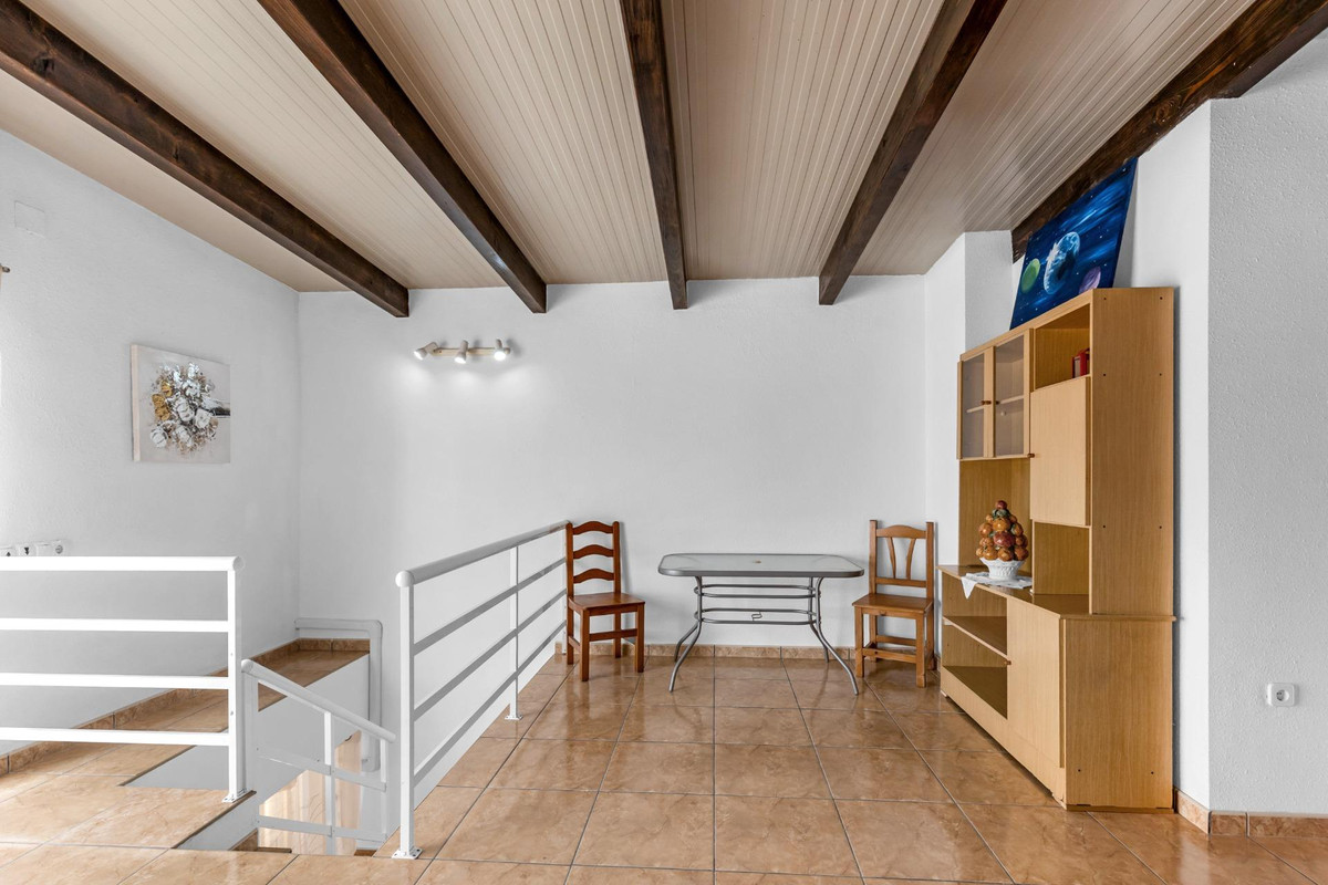 For sale - 3 Bedroom 2 Bathroom House - Bungalow in Torrevieja - Torrevieja Centro  - Alicante