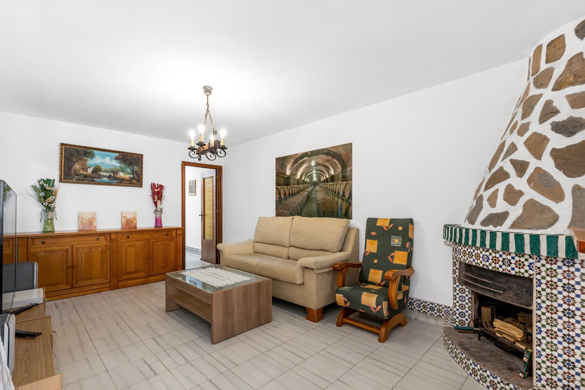 For sale - 3 Bedroom 2 Bathroom House - Bungalow in Torrevieja - Torrevieja Centro  - Alicante