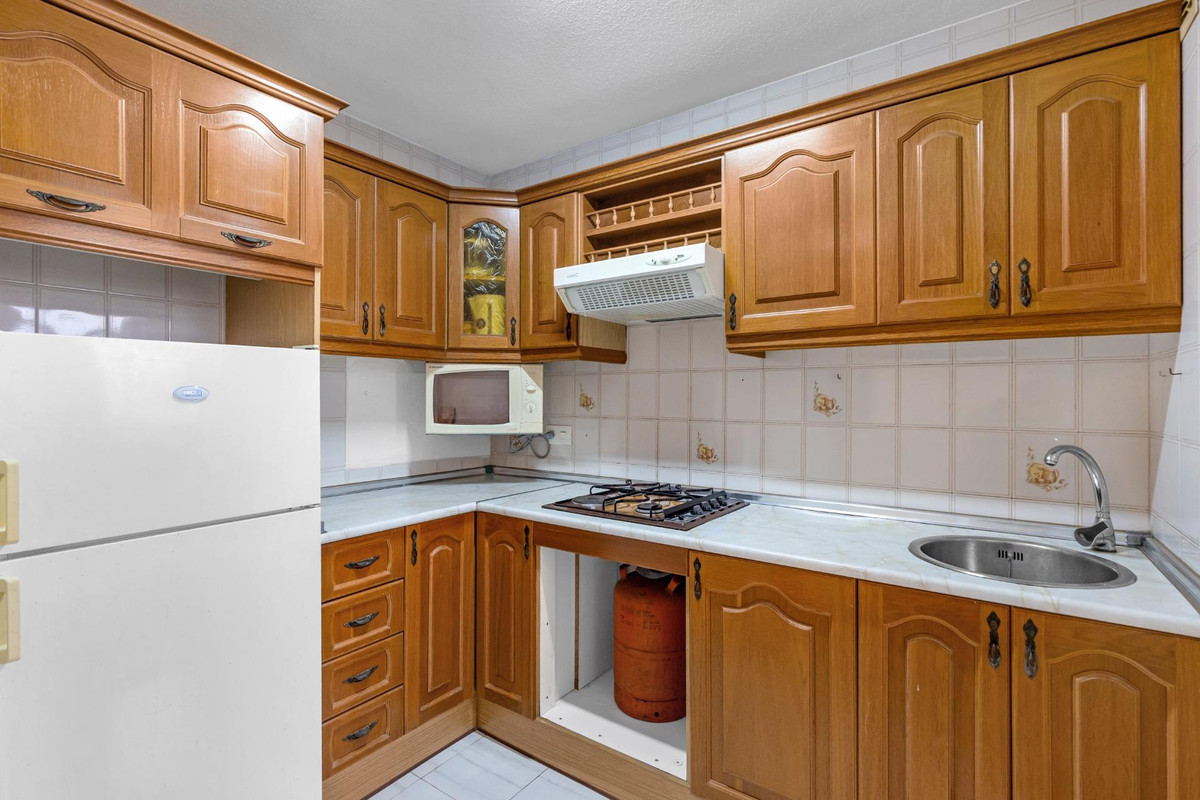 For sale - 3 Bedroom 2 Bathroom House - Bungalow in Torrevieja - Torrevieja Centro  - Alicante