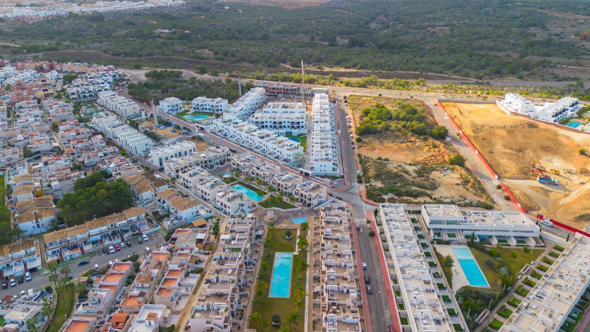 For sale - 2 Bedroom 2 Bathroom Apartment - Penthouse in Torrevieja - Torrevieja Centro  - Alicante