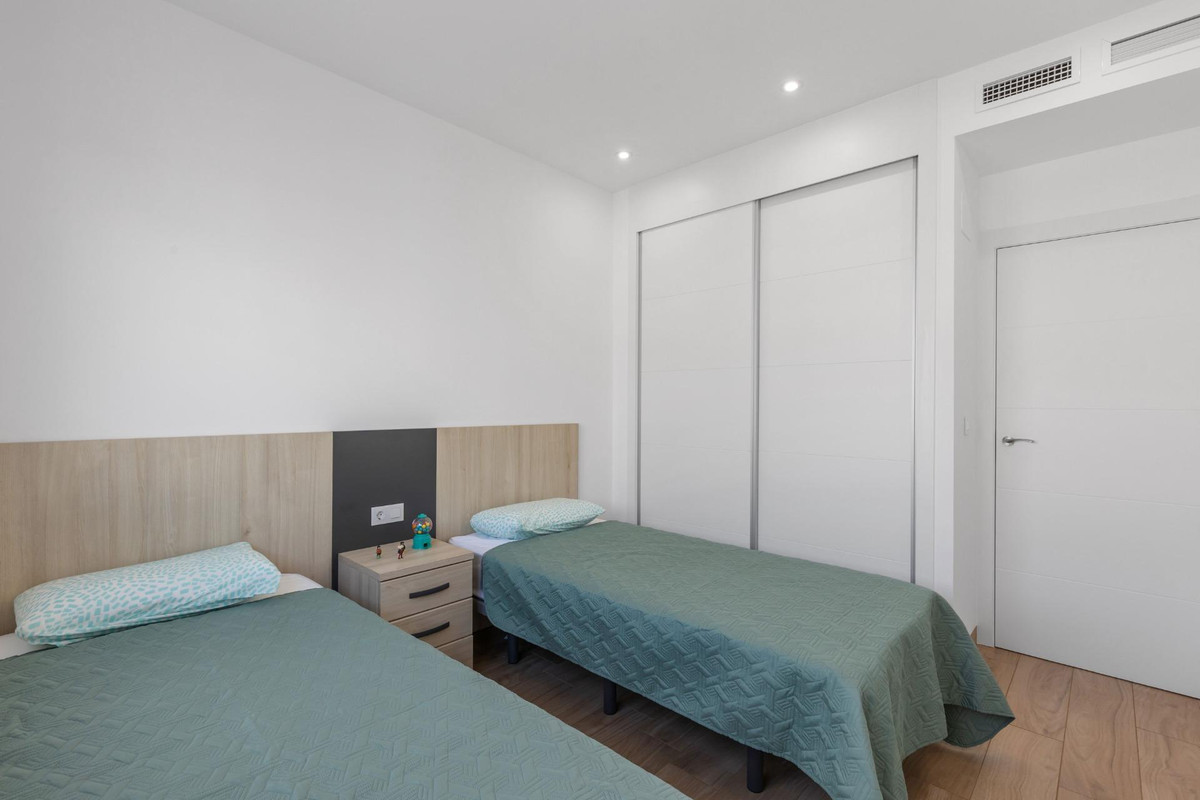 For sale - 2 Bedroom 2 Bathroom Apartment - Penthouse in Torrevieja - Torrevieja Centro  - Alicante