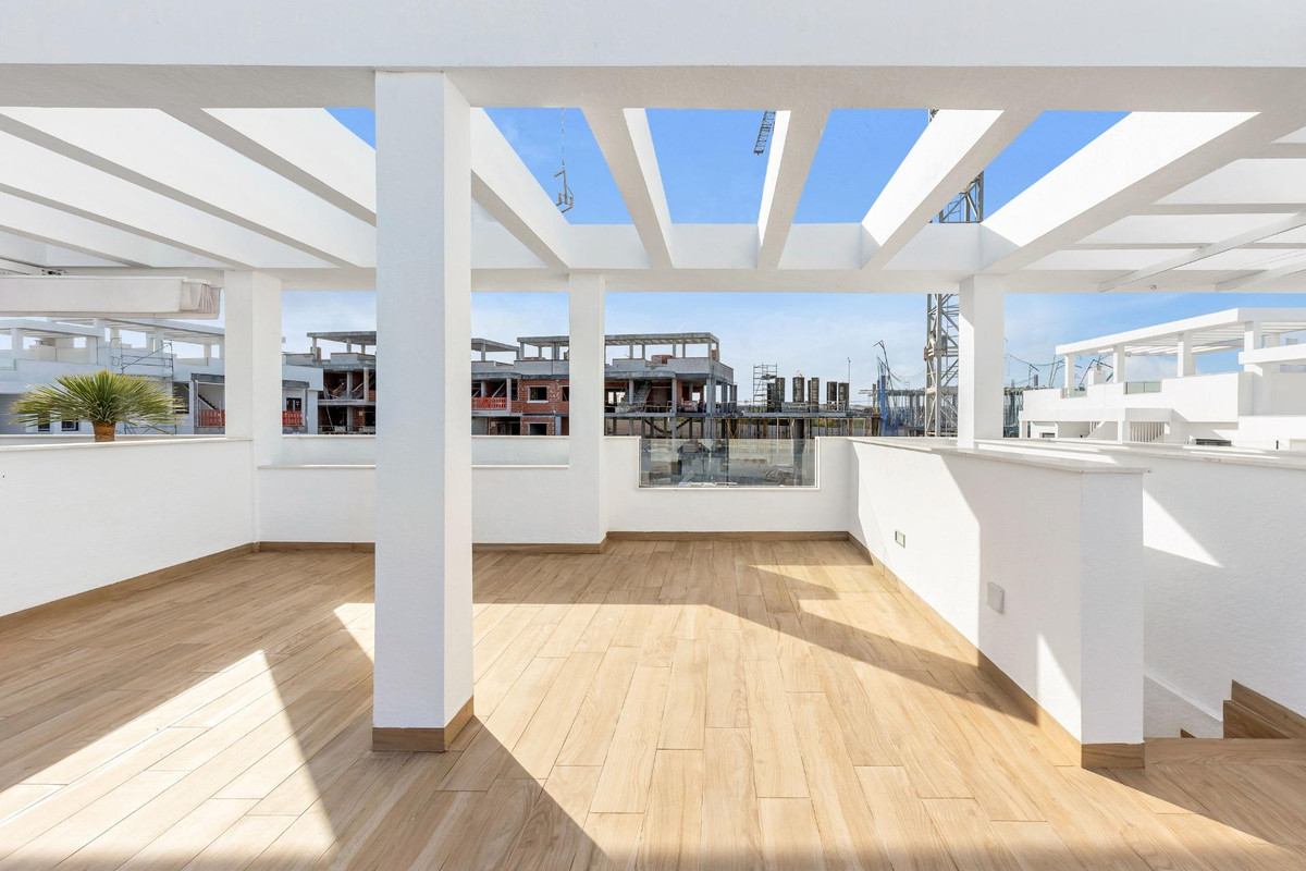 For sale - 2 Bedroom 2 Bathroom Apartment - Penthouse in Torrevieja - Torrevieja Centro  - Alicante