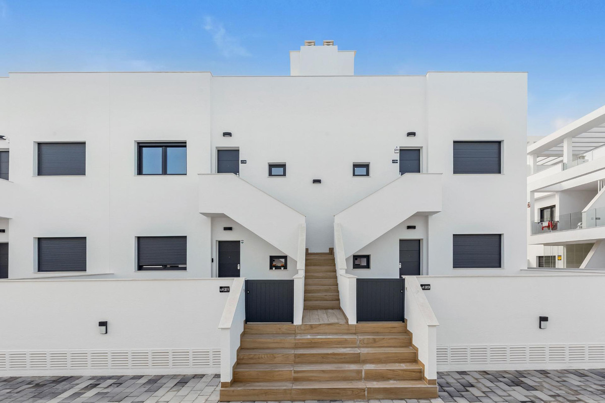 For sale - 2 Bedroom 2 Bathroom Apartment - Penthouse in Torrevieja - Torrevieja Centro  - Alicante