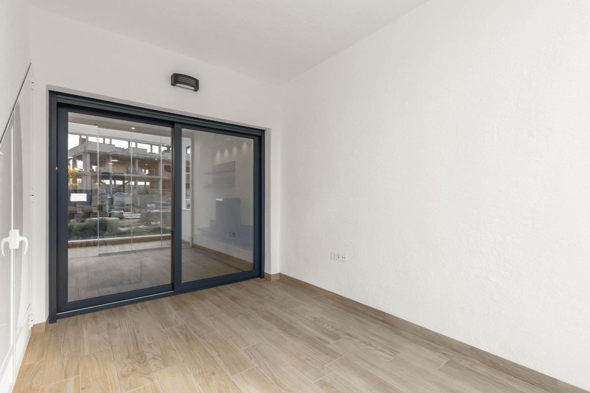 For sale - 2 Bedroom 2 Bathroom Apartment - Penthouse in Torrevieja - Torrevieja Centro  - Alicante