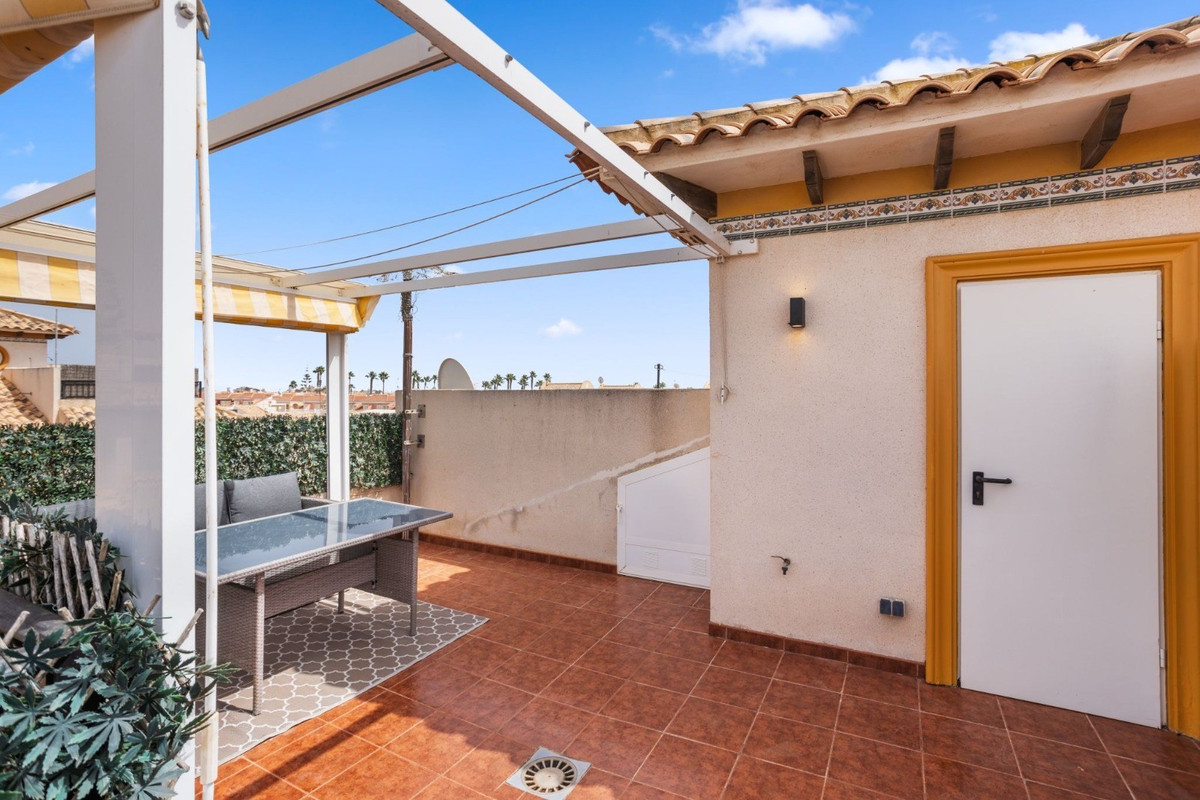 For sale - 2 Bedroom 1 Bathroom Villa in Cabo Roig - La Regia  - Alicante