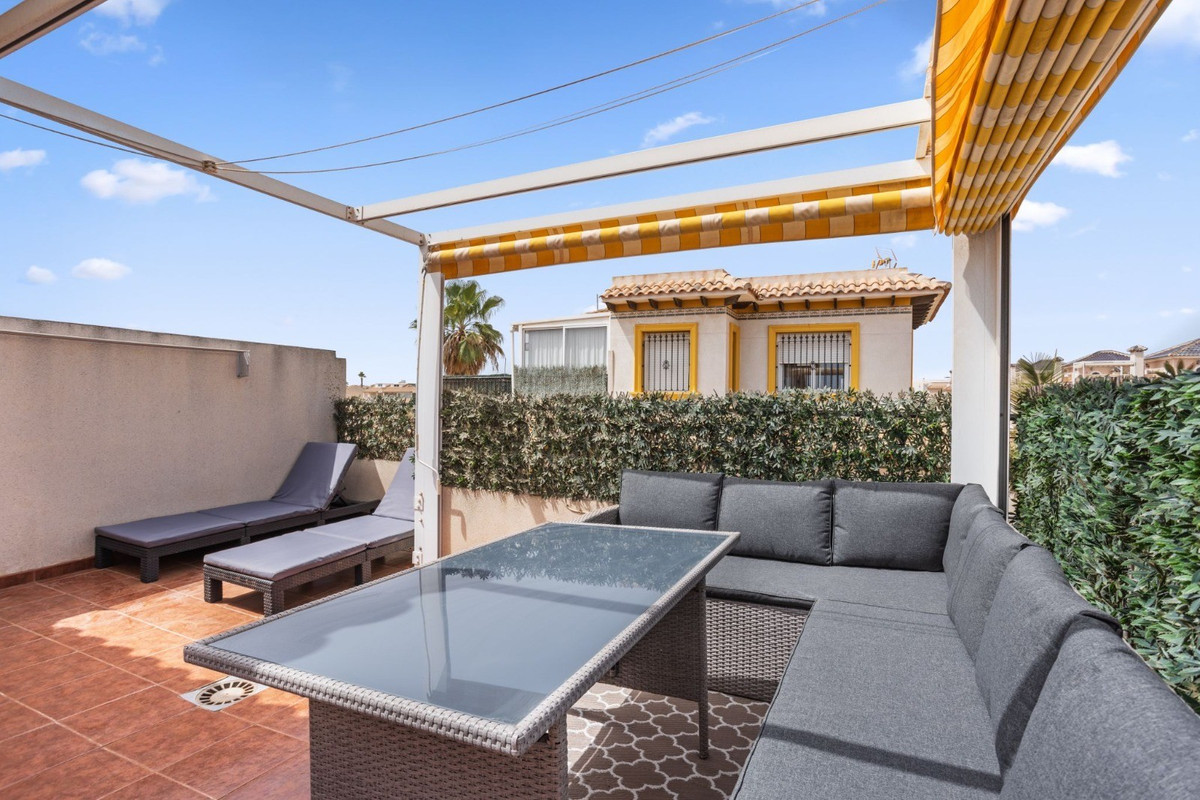 For sale - 2 Bedroom 1 Bathroom Townhouse in Cabo Roig - La Regia  - Alicante