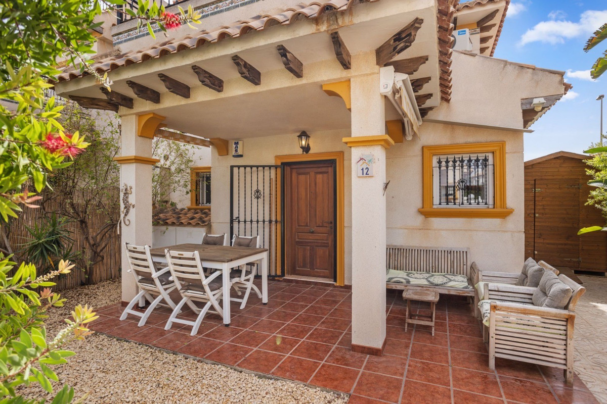 For sale - 2 Bedroom 1 Bathroom Villa in Cabo Roig - La Regia  - Alicante