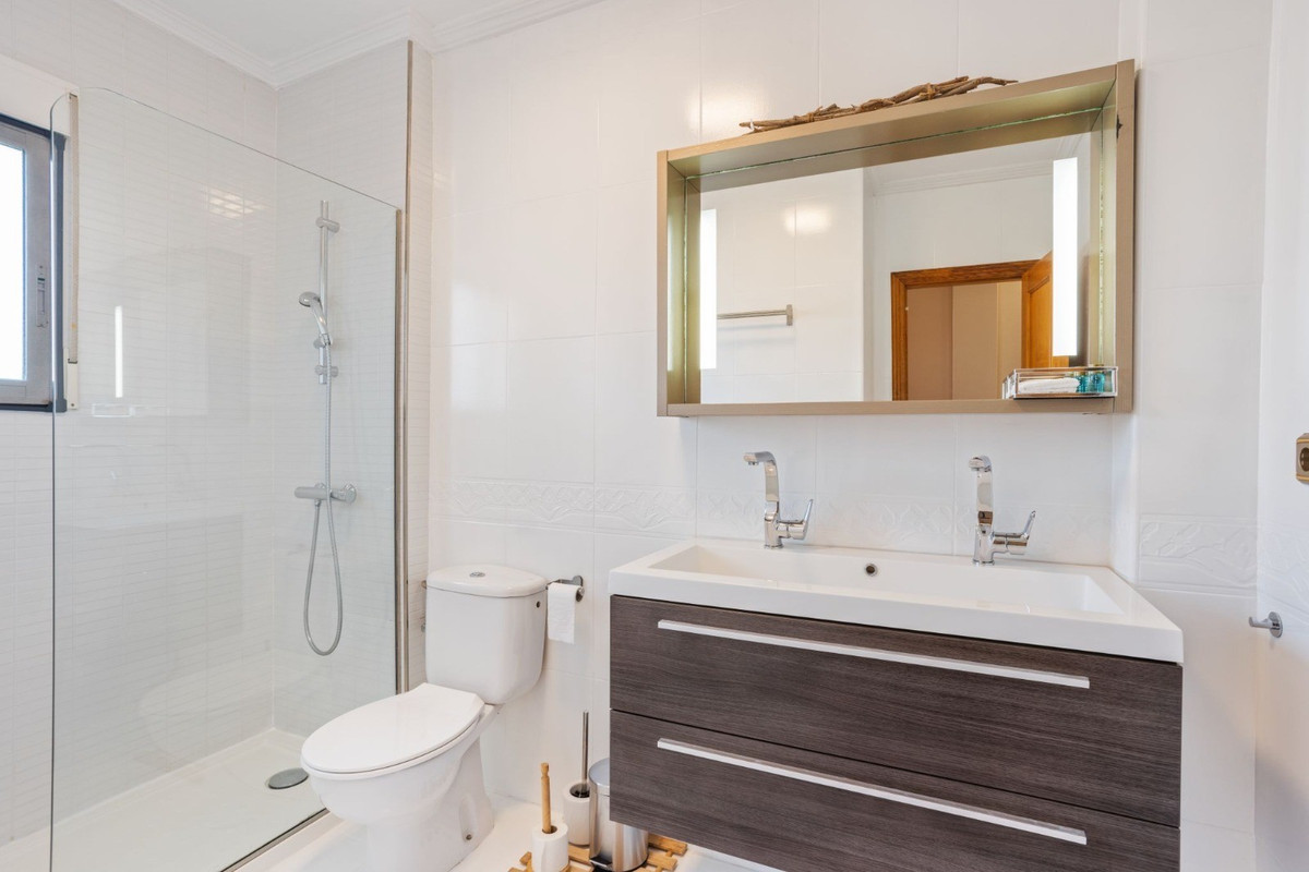 For sale - 2 Bedroom 1 Bathroom Villa in Cabo Roig - La Regia  - Alicante