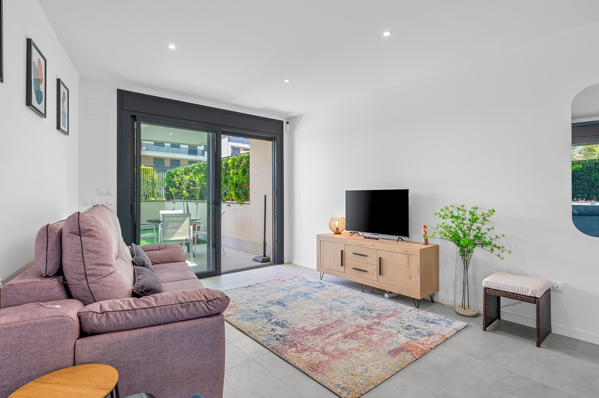 For sale - 3 Bedroom 2 Bathroom Apartment - Ground Floor Apartment in Orihuela - Dehesa de Campoamor  - Alicante