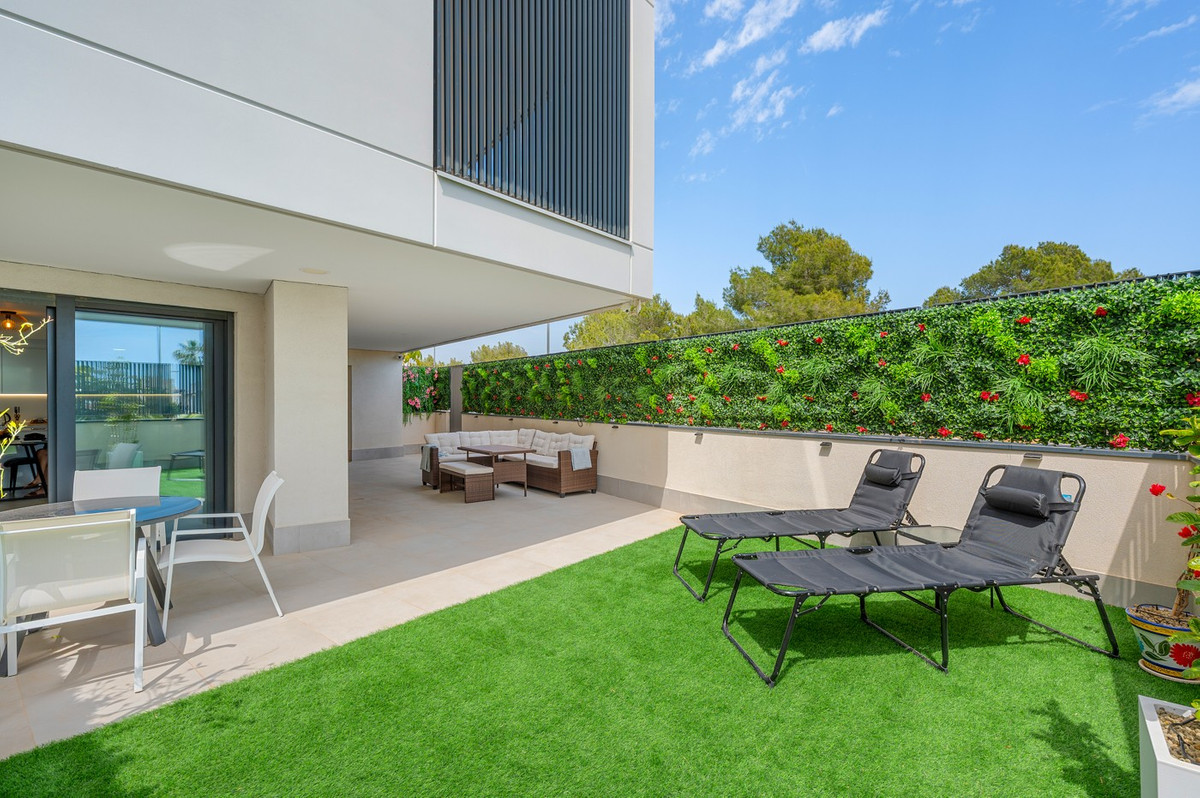 For sale - 3 Bedroom 2 Bathroom Apartment - Ground Floor Apartment in Orihuela - Dehesa de Campoamor  - Alicante
