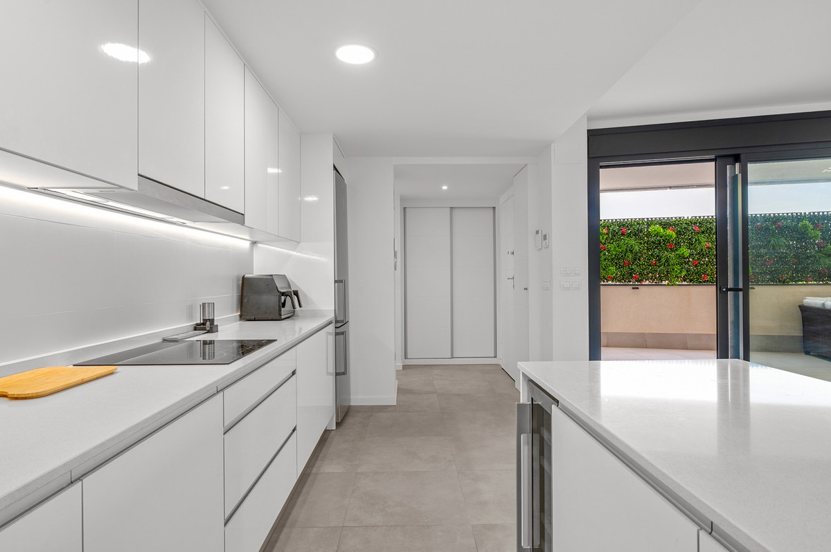 For sale - 3 Bedroom 2 Bathroom Apartment - Ground Floor Apartment in Orihuela - Dehesa de Campoamor  - Alicante