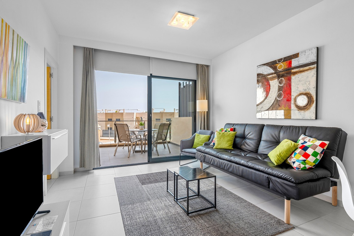 For sale - 2 Bedroom 2 Bathroom Apartment - Middle Floor Apartment in Orihuela - La Zenia  - Alicante