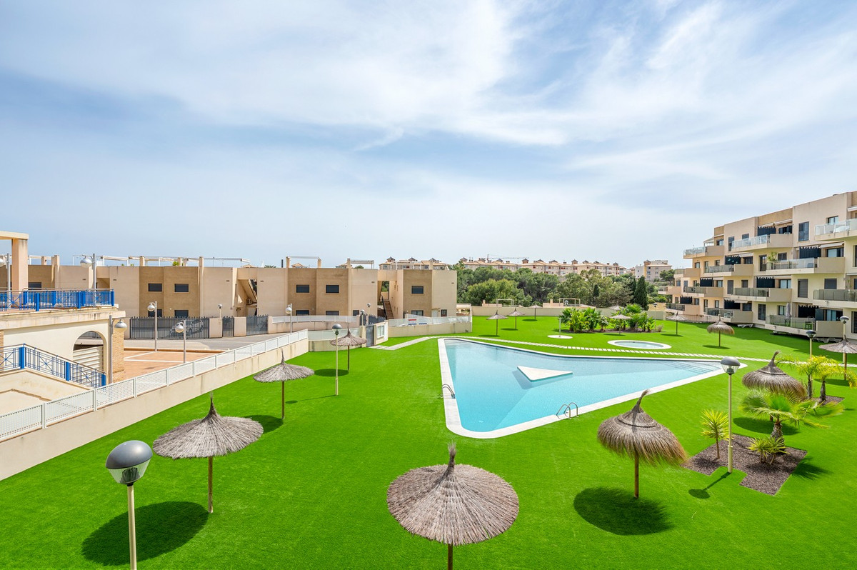 For sale - 2 Bedroom 2 Bathroom Apartment - Middle Floor Apartment in Orihuela - La Zenia  - Alicante