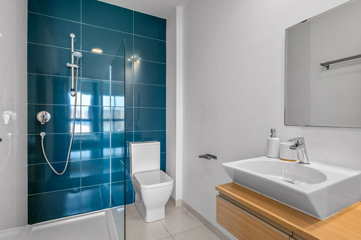 For sale - 2 Bedroom 2 Bathroom Apartment - Middle Floor Apartment in Orihuela - La Zenia  - Alicante