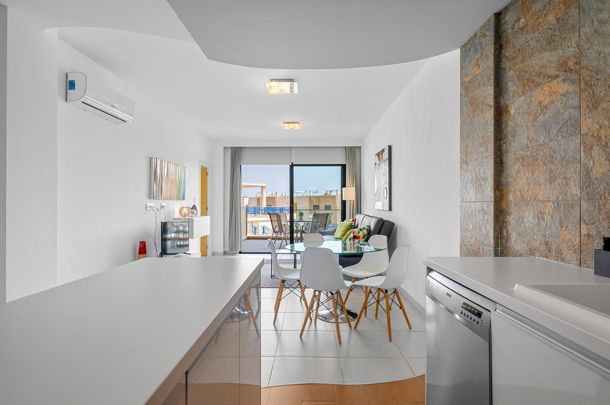 For sale - 2 Bedroom 2 Bathroom Apartment - Middle Floor Apartment in Orihuela - La Zenia  - Alicante