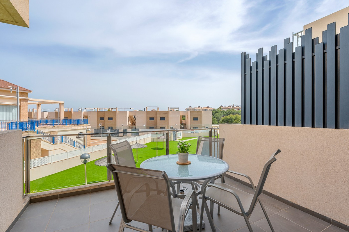 For sale - 2 Bedroom 2 Bathroom Apartment - Middle Floor Apartment in Orihuela - La Zenia  - Alicante