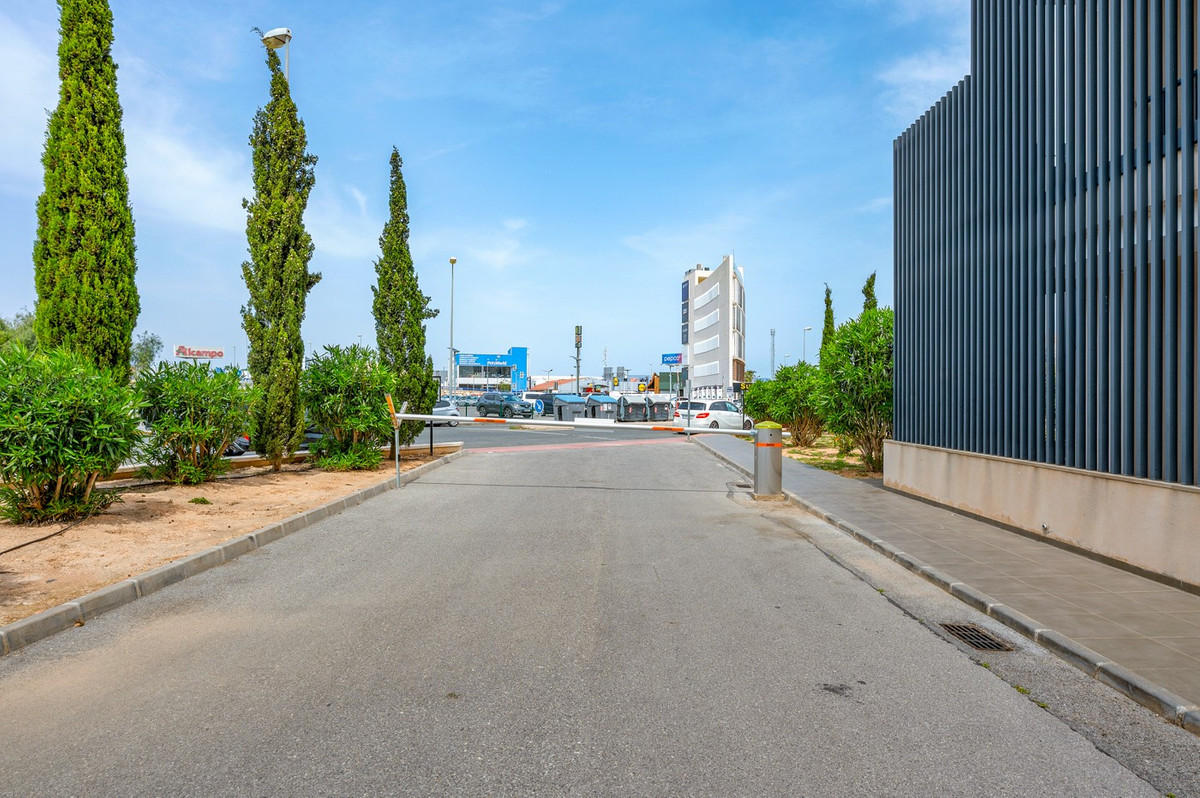 For sale - 2 Bedroom 2 Bathroom Apartment - Middle Floor Apartment in Orihuela - La Zenia  - Alicante