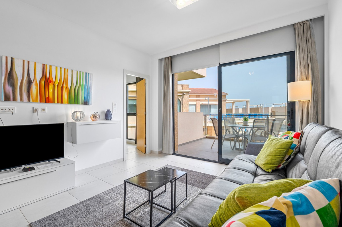 For sale - 2 Bedroom 2 Bathroom Apartment - Middle Floor Apartment in Orihuela - La Zenia  - Alicante