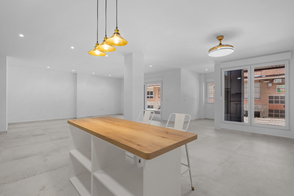 For sale - 3 Bedroom 2 Bathroom Apartment - Ground Floor Apartment in Torrevieja - Torrevieja Centro  - Alicante