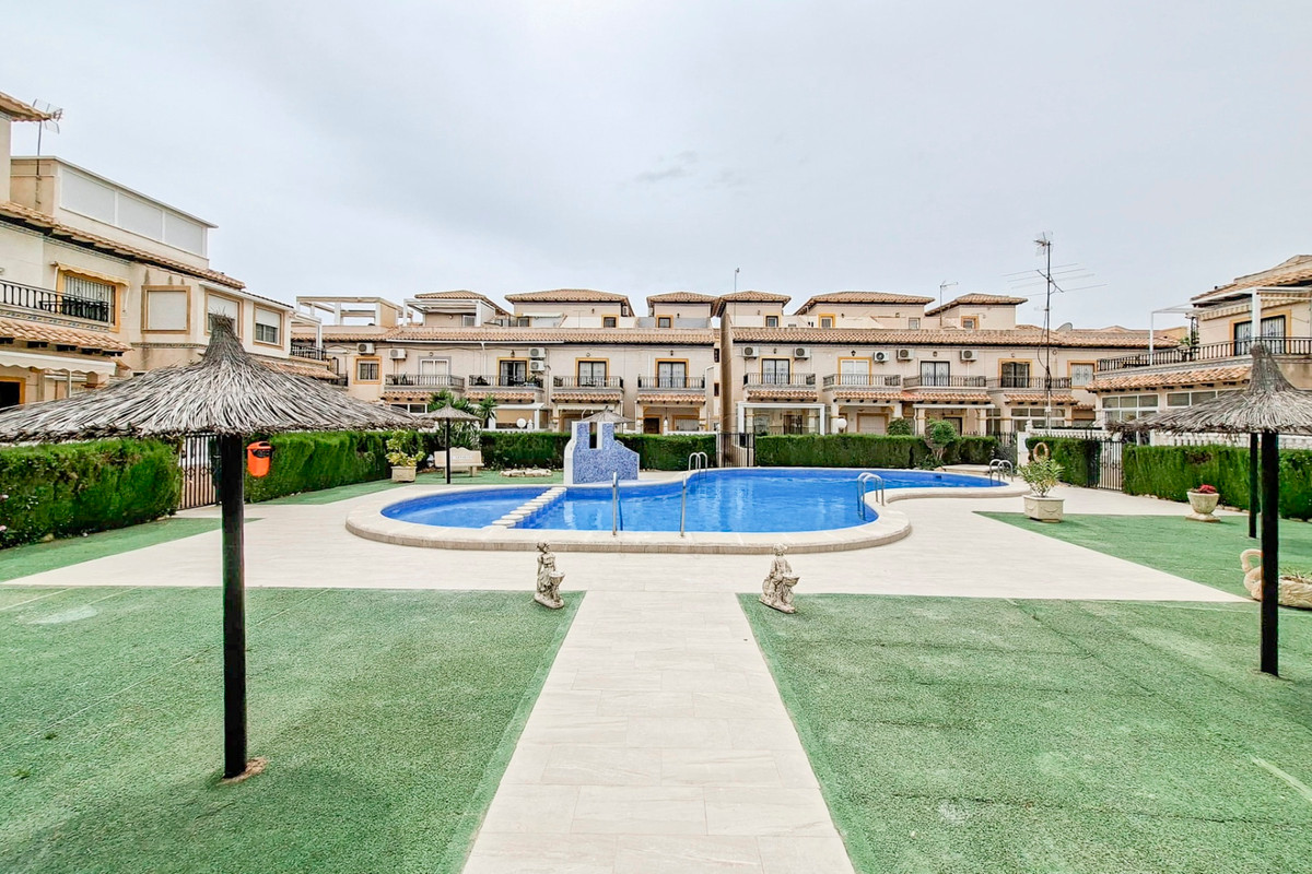 For sale - 2 Bedroom 1 Bathroom Townouse in Playa Flamenca - Orihuela Costa  - Alicante