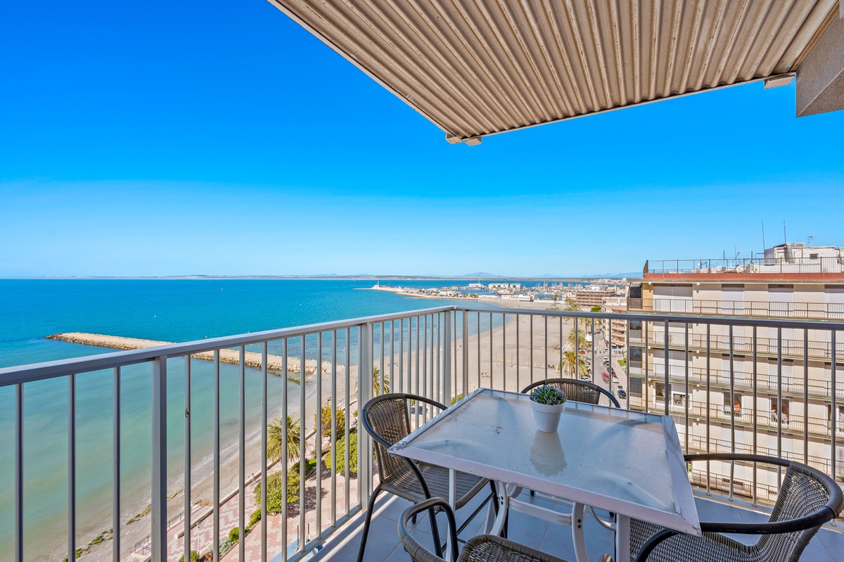 For sale - 3 Bedroom 1 Bathroom Apartment in Santa Pola - Santa Pola Centro  - Alicante