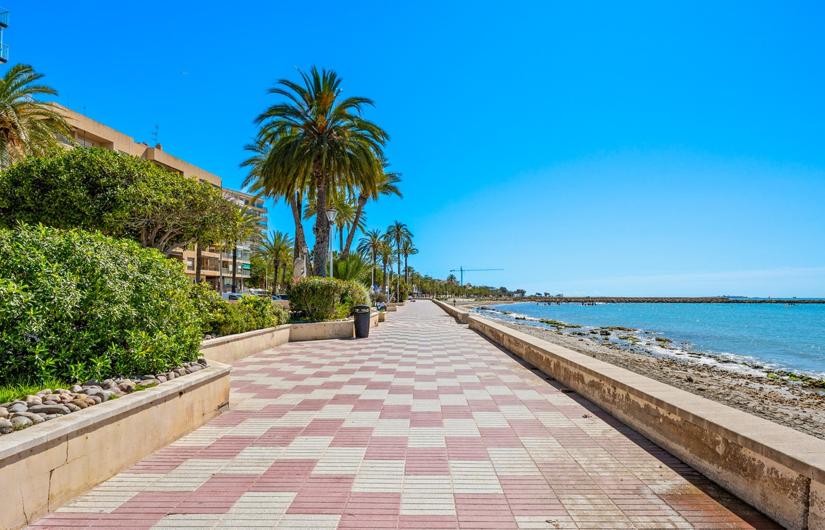 For sale - 3 Bedroom 1 Bathroom Apartment in Santa Pola - Santa Pola Centro  - Alicante