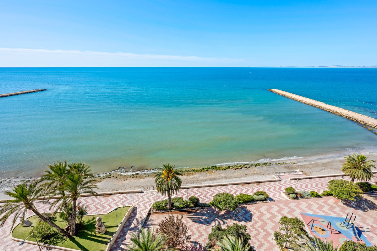 For sale - 3 Bedroom 1 Bathroom Apartment in Santa Pola - Santa Pola Centro  - Alicante