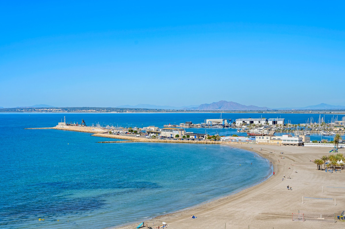 For sale - 3 Bedroom 1 Bathroom Apartment in Santa Pola - Santa Pola Centro  - Alicante