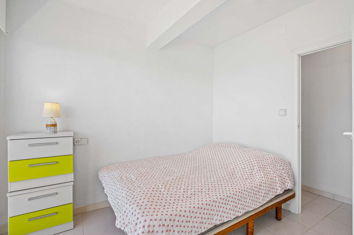 For sale - 3 Bedroom 1 Bathroom Apartment in Santa Pola - Santa Pola Centro  - Alicante