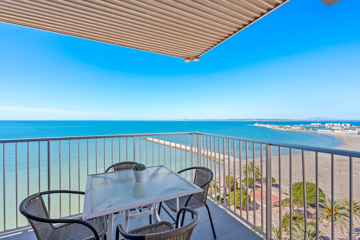 For sale - 3 Bedroom 1 Bathroom Apartment in Santa Pola - Santa Pola Centro  - Alicante