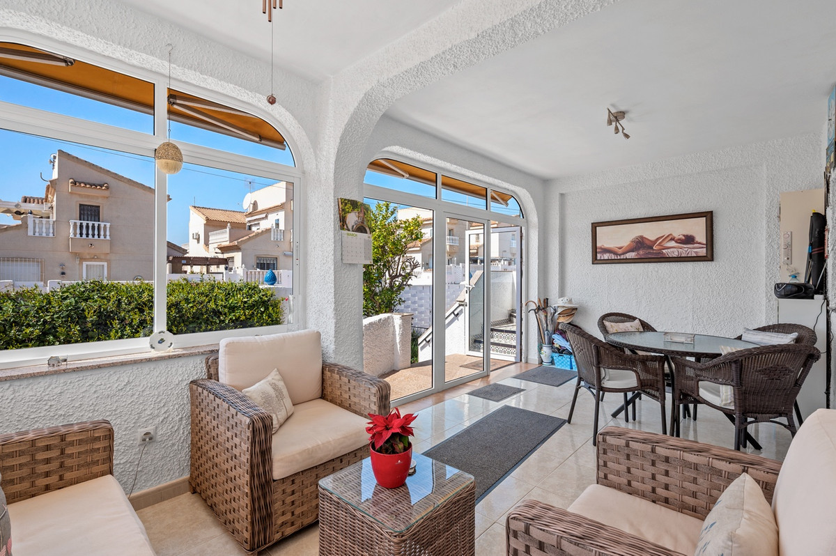 For sale - 3 Bedroom 3 Bathroom House - Detached Villa in Rojales - Rojales Centro  - Alicante